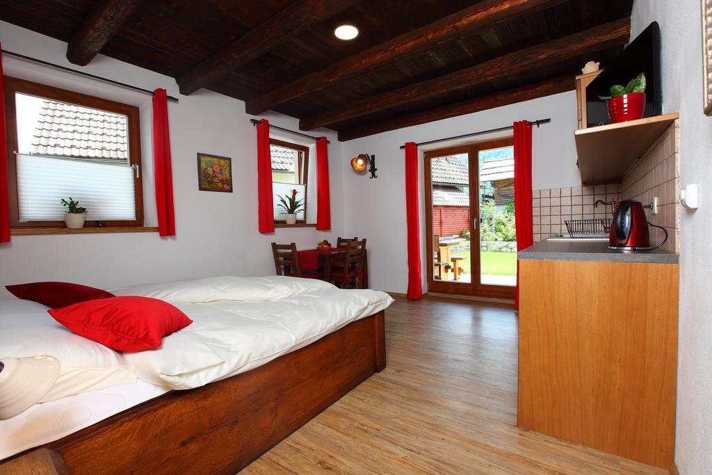 Pod Ponco Apartments ครานสกา โกรา ภายนอก รูปภาพ
